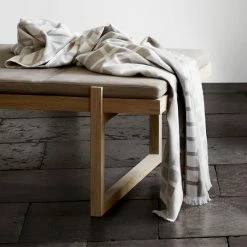 Kristina Dam Studio Contemporary Decke - 130x180 Cm - Beige-off White -David Fussenegger Shop unnamed file 213