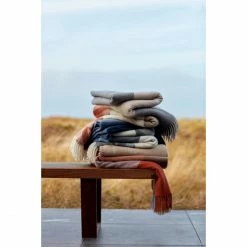 Lexington Herringbone Striped Decke - 130x170 Cm - Gray/off White -David Fussenegger Shop unnamed file 275