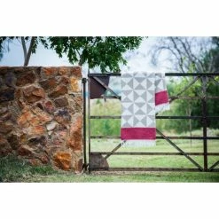 Haven & Earth Amanda Triangles Plaid - 150x200 Cm - Taupe/rot/natur -David Fussenegger Shop unnamed file 388