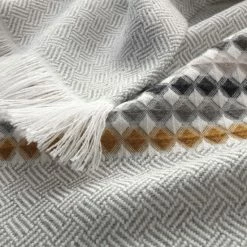 Rohleder Home Collection Edward Van Vliet Sumo Decke - 135x200 Cm - Black -David Fussenegger Shop unnamed file 489