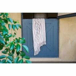 Haven & Earth Protea Nadelstreifen Plaid - 150x200 Cm - Natur/rot 5 Haven & Earth Protea Nadelstreifen Plaid - 150x200 Cm - Natur/rot -David Fussenegger Shop unnamed file 869