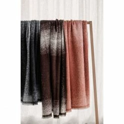 Elvang Denmark Elvang Vulcanic Alpaka-Decke - 130x190 Cm - Rusty Red/nude -David Fussenegger Shop unnamed file 887